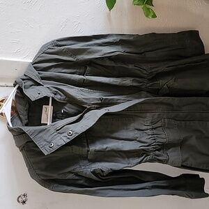 NWT Universal thread